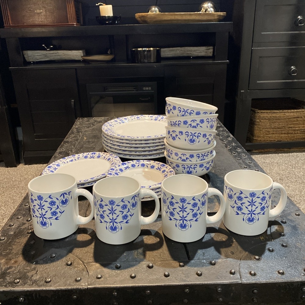 Waechtersbach Dinnerware White Blue Flowers Set Of 21 Germany Dishes Rare